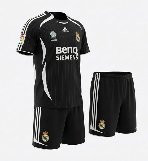 Real Madrid Away 2006/2007 Kids Kit (New) - Size 22